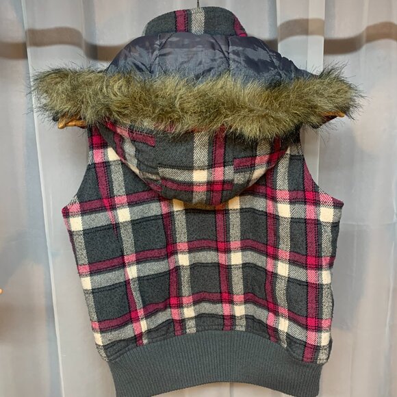 SWS Plaid Vest w/ Removeable Hood - Picture 2 of 9